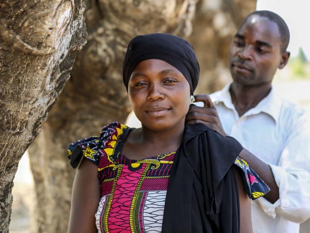 An african man and woman